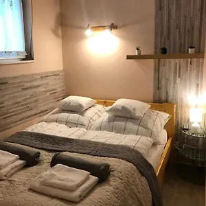 Dom Square-centrum-free Parking Apartman